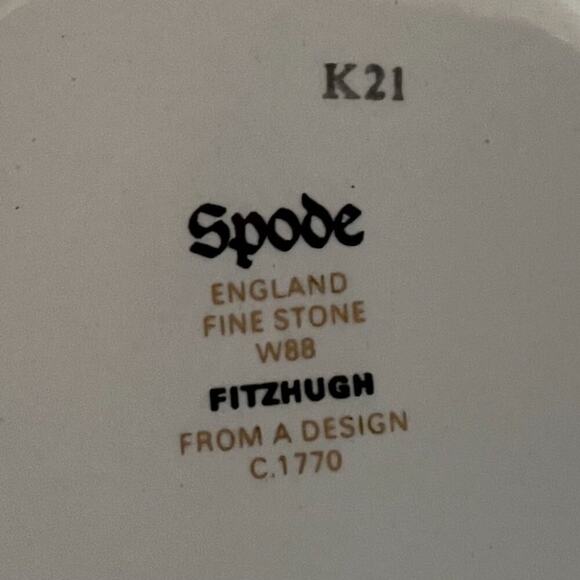 Vintage Spode Fitzhugh Pattern, Red, White, Floral, Set of 4 Teacups & Saucers - Picture 8 of 11